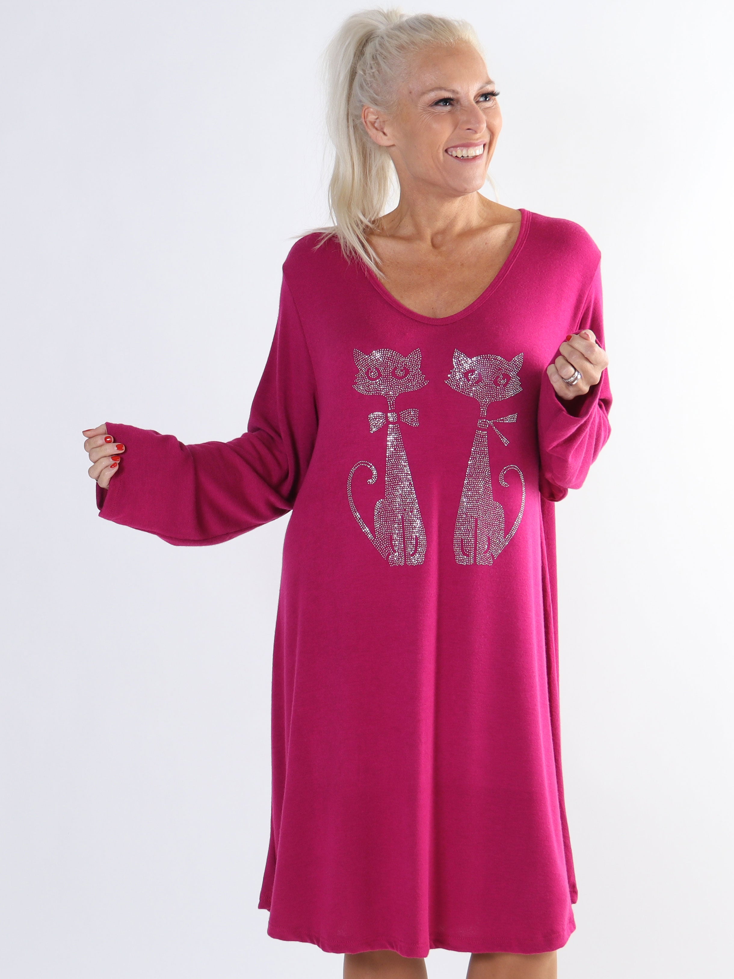 Talia - Plus size kjole i viskose med kattemotiv af similisten